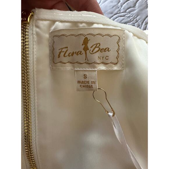 FLORA BEA Kayle Strapless Mini Bow Dress In Whitebridge Small NEW - Picture 6 of 7